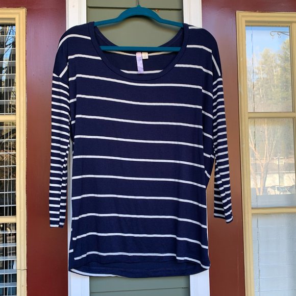 NWOT Alya Navy Stripe Top Size Small - Picture 4 of 4